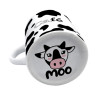 Caneca de porcelana com estampa de manchas de vaca e desenho fofo de uma vaca com a palavra "moo", perfeita para amantes de caf e design divertido.