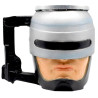 Caneca 3D de resina com design do rosto de RoboCop. A caneca apresenta detalhes minuciosos com a face do personagem, combinando um visual metlico na parte superior e um semblante srio. Ideal para colecionadores e fs do filme RoboCop.